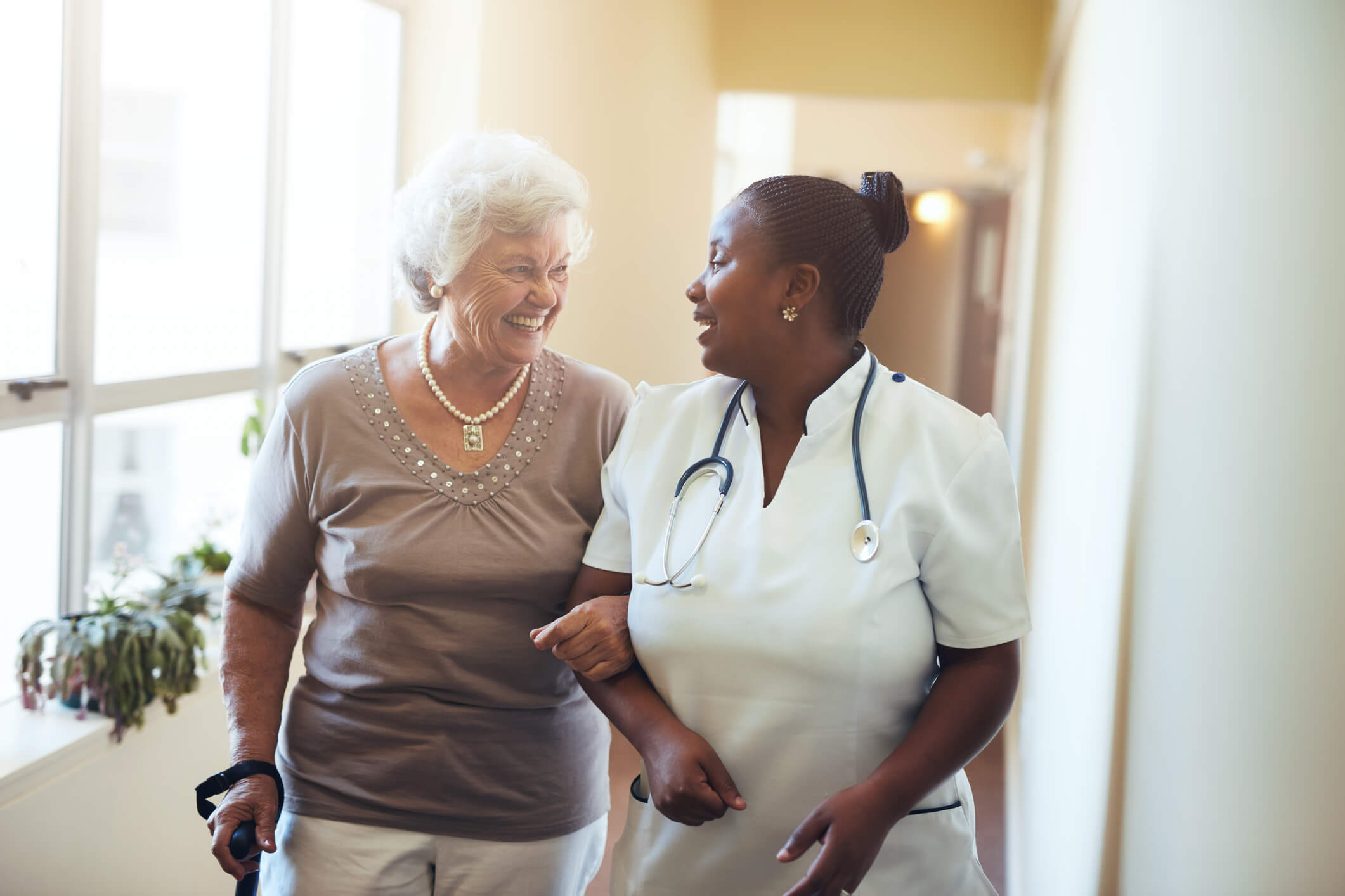 Galiant Health Care 25 Elderly woman enjoying a chat with her carer | Bristol Home Care Providers